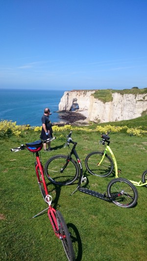 Étretat na koloběžkách